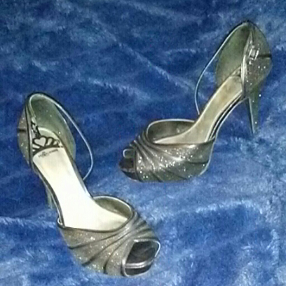 High heels size 10
